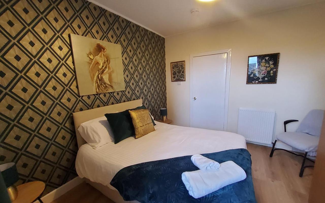 Sensational Stay: 4-bedroom Serviced On Bedford Avenue Apartment *
