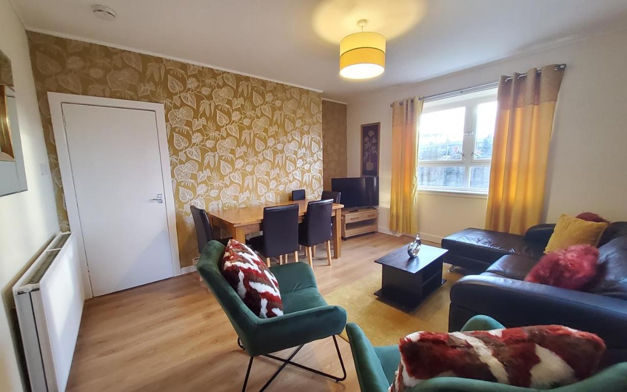 Apartment Sensational Stay: 4-bedroom Serviced On Bedford Avenue Aberdeen