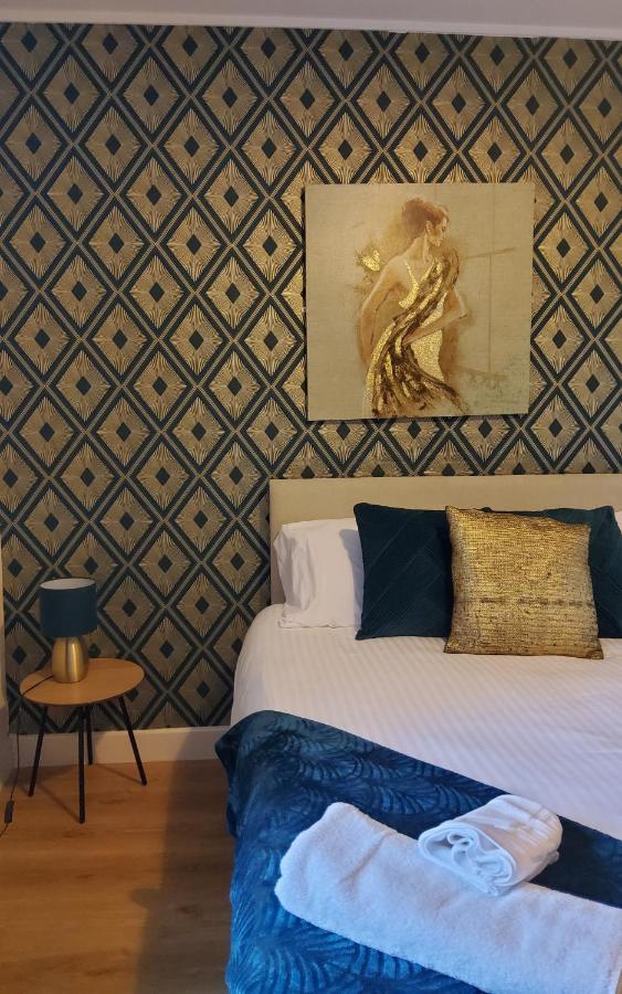 Apartment Sensational Stay: 4-bedroom Serviced On Bedford Avenue