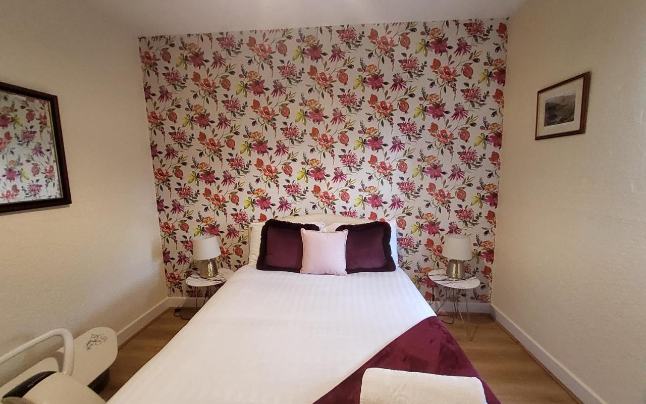 Sensational Stay: 4-bedroom Serviced On Bedford Avenue Apartment